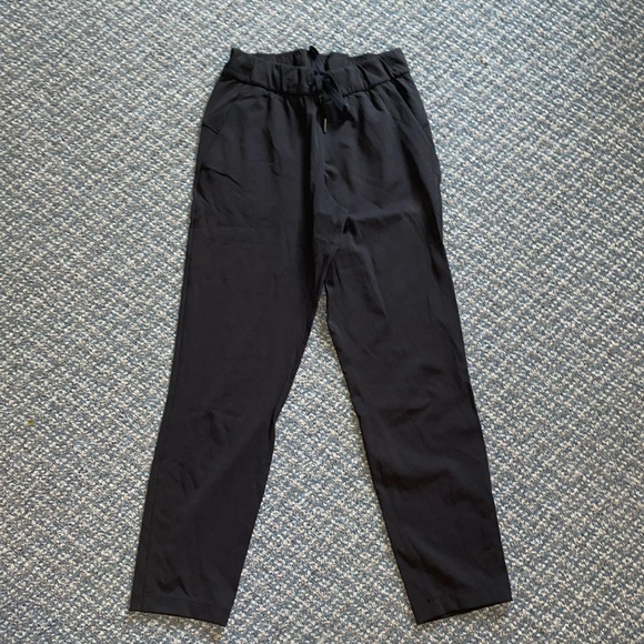 Lululemon on the Fly Pants - Picture 1 of 2
